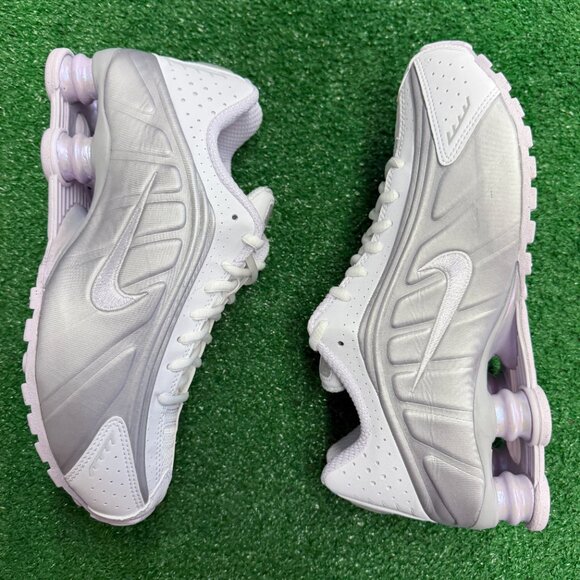 Nike Shox R4 White Metallic Platinum Grape Womens HF5076-100 NEW Multi Sz - Picture 3 of 3